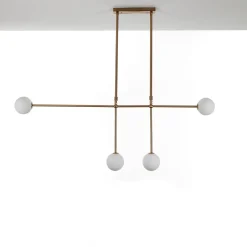 Alycia d lampadario in acciaio oro opaco e 4 sfere in vetro bianco opaco 115x10xh95-132 cm
