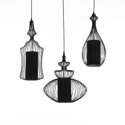 Cathedral lampadario in metallo nero opaco con 3 paralumi in filo di acciaio e tessuto nero 70xh64 cm