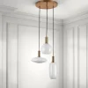 Cloud lampadario in acciaio oro opaco e 3 paralumi in vetro bianco opaco di varie dimensioni
