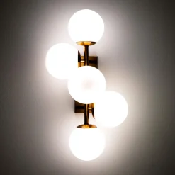 Galaxy lampadario / applique in metallo verniciato ottone opaco con sfere in vetro bianco opaco 50x27 h24 cm
