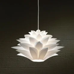 Petalo lampadario in polipropilene bianco con filo regolabile d50 h29 cm