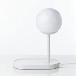 Pogo gigo lampada da tavolo in acciaio bianco opaco accensione touch con presa usb 26x14 h33 cm