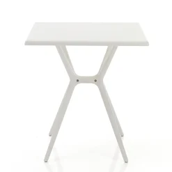 Sabine white tavolo leggero da esterno in polip. colore bianco opaco resistente agenti e raggi uv h.76 l.70 p.70 cm