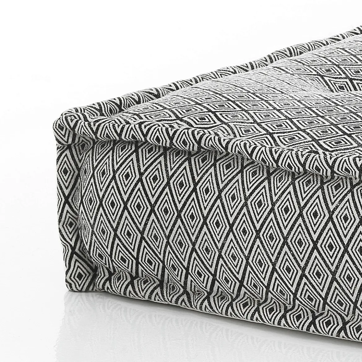 Yara optical pouf quadrato rivestimento cotone bianco dimensioni l80 p80 h20 cm (h35 con bancale)