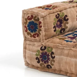 Yara sand elemento angolare in cotone sand decorato con cuciture artigianali 80x80x40 cm